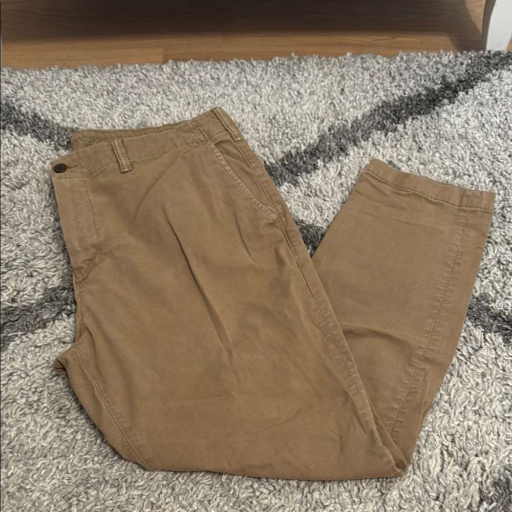 American Eagle Outfitters Tan Chinos Classic Style